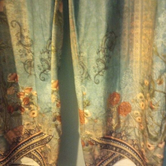 Elastic waist lace and floral cropped pants with pockets & scalloped hem… - Picture 4 of 9